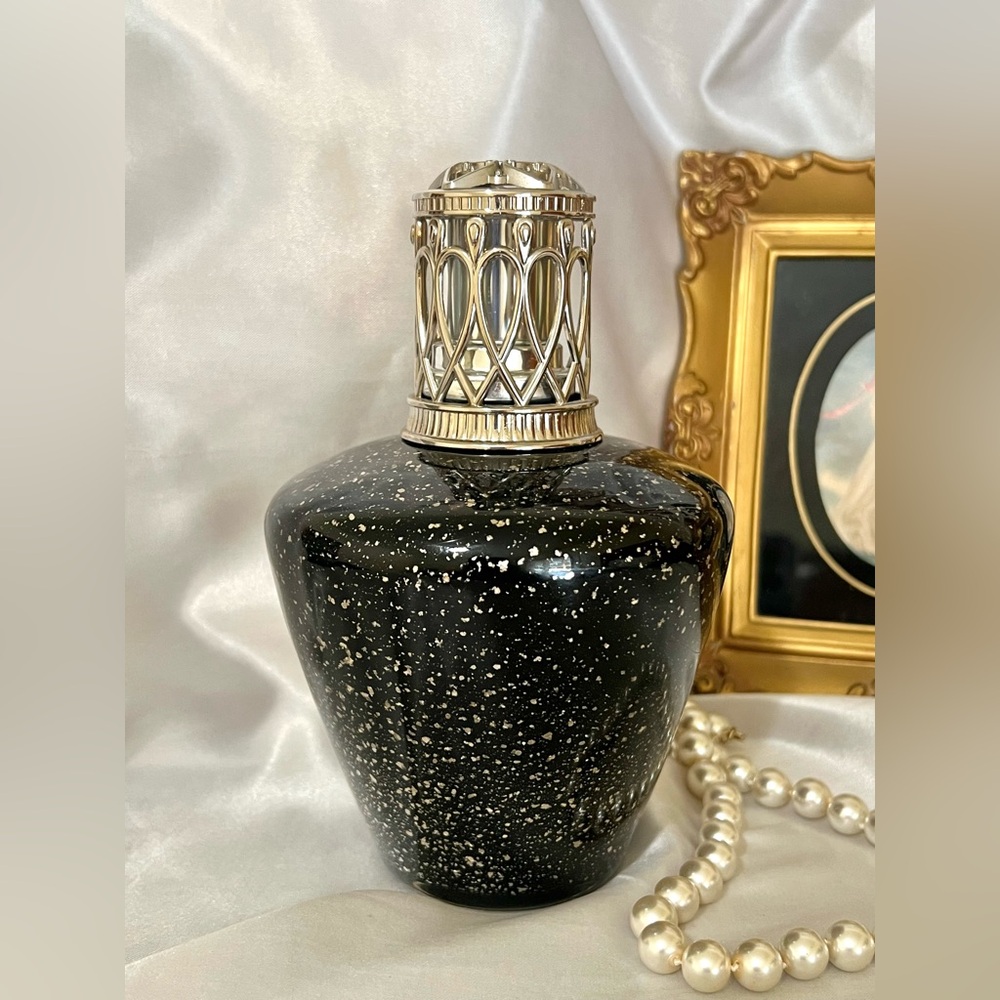 Vintage Ashleigh & Burwood Fragrance Lamp, Black and Gold, Elegant Decor
